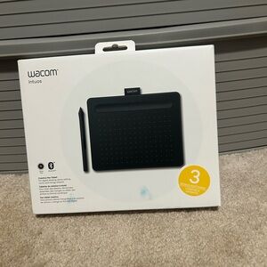 Wacom Intuos Small Bluetooth Graphics Drawing Tablet - Black (CTL4100WLK0)